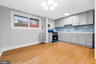 7032 Clover Ln, Upper Darby, PA 19082 - Photo 8