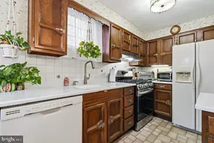 400 Westbridge Rd, Glenolden, PA 19036 - Photo 10