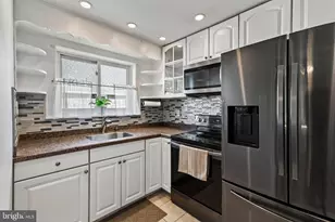113 Broomall St, Folsom, PA 19033 - Photo 10