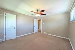 1042 Hopkins Ave, Glenolden, PA 19036 - Photo 20