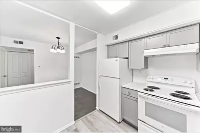 5200 Hilltop Drive #B-22, Brookhaven, PA 19015 - Photo 4
