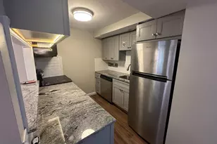 21 Park Vallei Ln, Brookhaven, PA 19015 - Photo 4