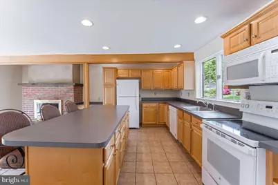 310 Cedar Lane, Wallingford, PA 19086 - Photo 6