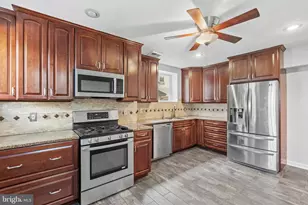 300 E Township Line Rd, Havertown, PA 19083 - Photo 18
