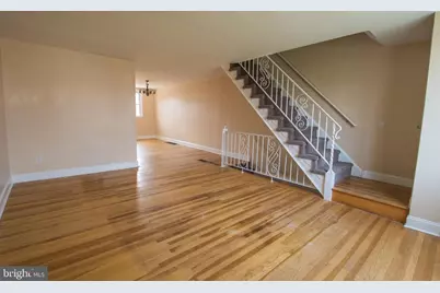 715 W Oakwood Drive, Glenolden, PA 19036 - Photo 2