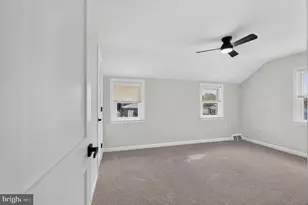 329 Holmes Rd, Holmes, PA 19043 - Photo 18