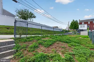 329 Holmes Rd, Holmes, PA 19043 - Photo 28