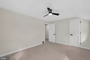 329 Holmes Rd, Holmes, PA 19043 - Photo 6