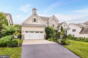 303 Park Hill Ln, Newtown Square, PA 19073 - Photo 2