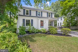 238 Barcladen Cir, Bryn Mawr, PA 19010 - Photo 2
