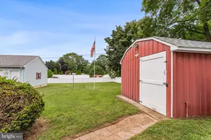 132 Edgewood Ln, Brookhaven, PA 19015 - Photo 26