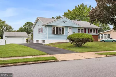 132 Edgewood Lane, Brookhaven, PA 19015 - Photo 2
