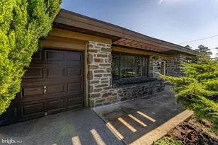2135 Maclarie Ln, Broomall, PA 19008 - Photo 2