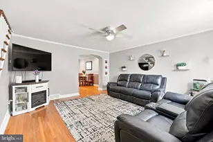 74 S Harwood Ave, Upper Darby, PA 19082 - Photo 2