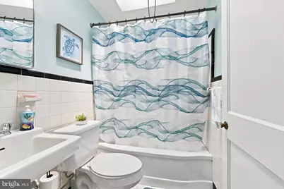 74 S Harwood Avenue, Upper Darby, PA 19082 - Photo 8