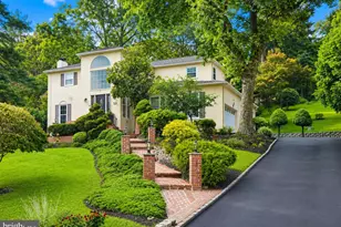 637 Heather Ln, Bryn Mawr, PA 19010 - Photo 2