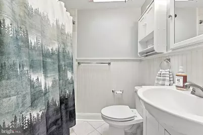 515 Hazel Avenue, Folsom, PA 19033 - Photo 16