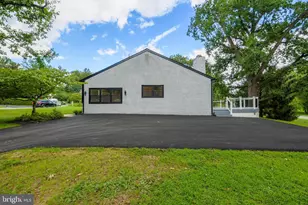 501 Flora Cir, Springfield, PA 19064 - Photo 6