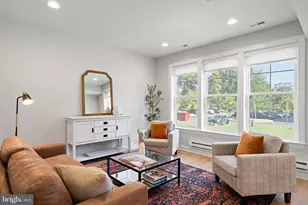 359 W Horseshoe Trail, Newtown Square, PA 19073 - Photo 2