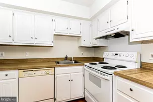 5200 Hilltop Dr, Brookhaven, PA 19015 - Photo 2