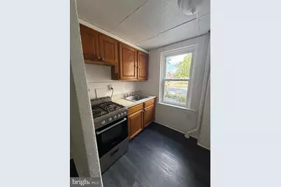 936 Simpson, Crum Lynne, PA 19022 - Photo 6