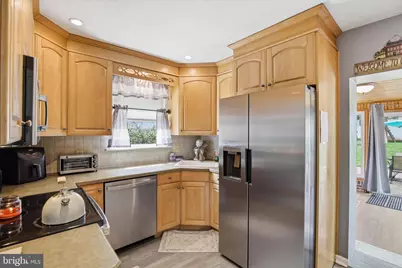20 N Malin Road, Broomall, PA 19008 - Photo 2