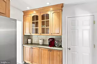 20 N Malin Rd, Broomall, PA 19008 - Photo 12