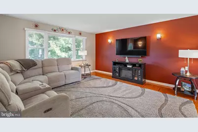 677 Meetinghouse Road, Upper Chichester, PA 19061 - Photo 2