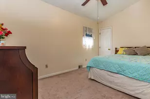 1033 Galbreath Ave, Upper Chichester, PA 19061 - Photo 30