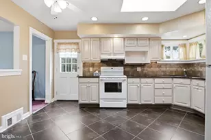 408 Foster Dr, Springfield, PA 19064 - Photo 16