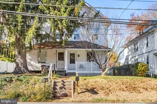 37 Bishop Hollow Rd, Newtown Square, PA 19073 - Photo 1