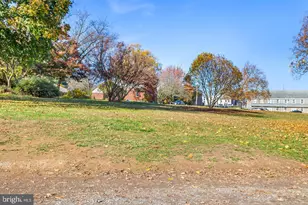 37 Bishop Hollow Rd, Newtown Square, PA 19073 - Photo 24