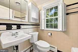 2404 Georgian Ln, Broomall, PA 19008 - Photo 14