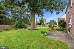 2404 Georgian Ln, Broomall, PA 19008 - Photo 16