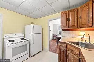 2404 Georgian Ln, Broomall, PA 19008 - Photo 8