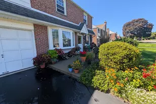 2404 Georgian Ln, Broomall, PA 19008 - Photo 2