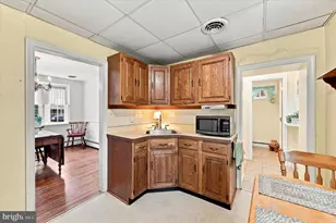 2404 Georgian Ln, Broomall, PA 19008 - Photo 10