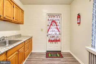 202 Greenway Ave, Darby, PA 19023 - Photo 8