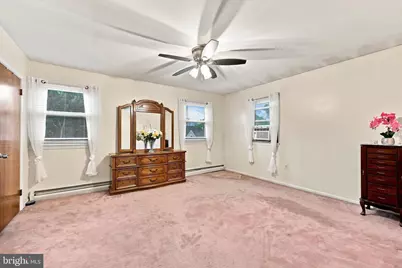 708 Girard Avenue, Collingdale, PA 19023 - Photo 6