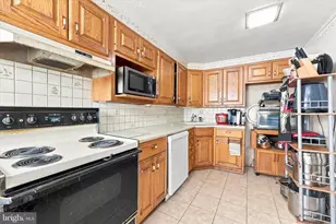 8512 Monroe St, Upper Darby, PA 19082 - Photo 6