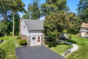 2243 Cambridge Rd, Broomall, PA 19008 - Photo 2