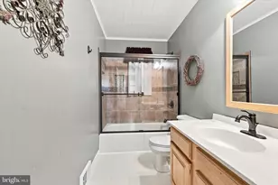 2386 2nd Ave, Marcus Hook, PA 19061 - Photo 18