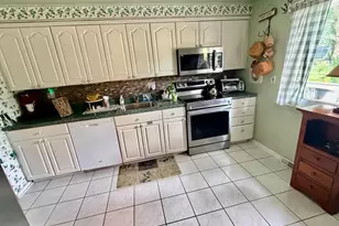 172 Blackthorne Ln, Aston, PA 19014 - Photo 10