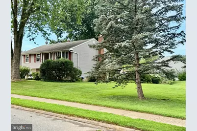 172 Blackthorne Lane, Aston, PA 19014 - Photo 2
