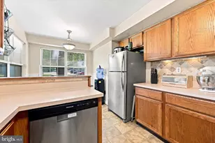 351 Danbury Ln, Glen Mills, PA 19342 - Photo 6