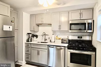 829 Spruce Street #FL 1, Collingdale, PA 19023 - Photo 8