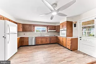 4 N Garfield Ave, Glenolden, PA 19036 - Photo 12