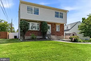726 Brooke Cir, Morton, PA 19070 - Photo 2