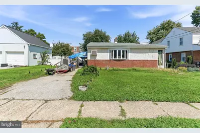 426 Folsom Avenue, Folsom, PA 19033 - Photo 2