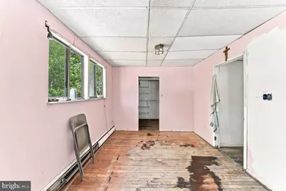 426 Folsom Avenue, Folsom, PA 19033 - Photo 12